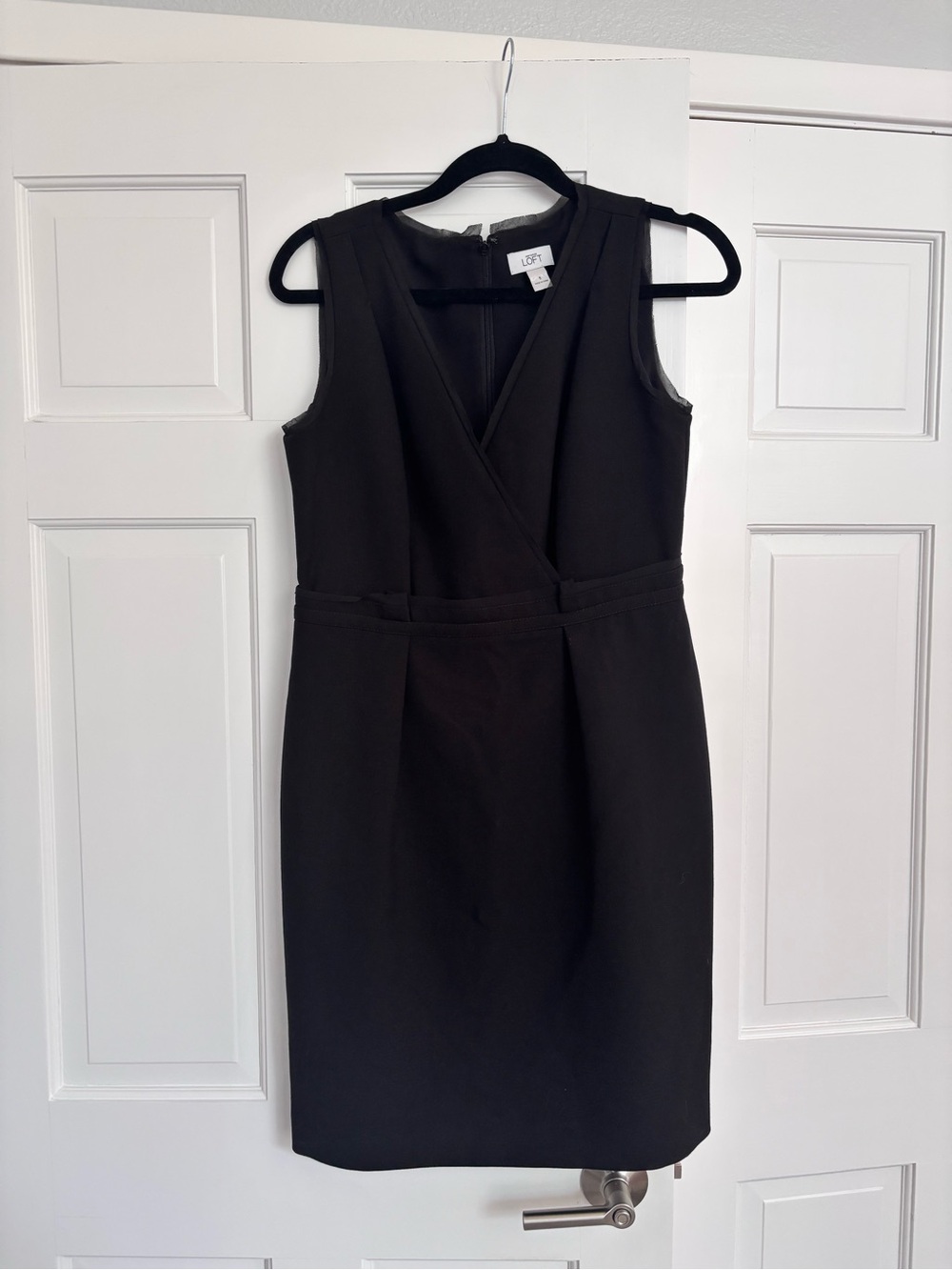 LOFT Black Sleeveless V-Neck Sheath Dress